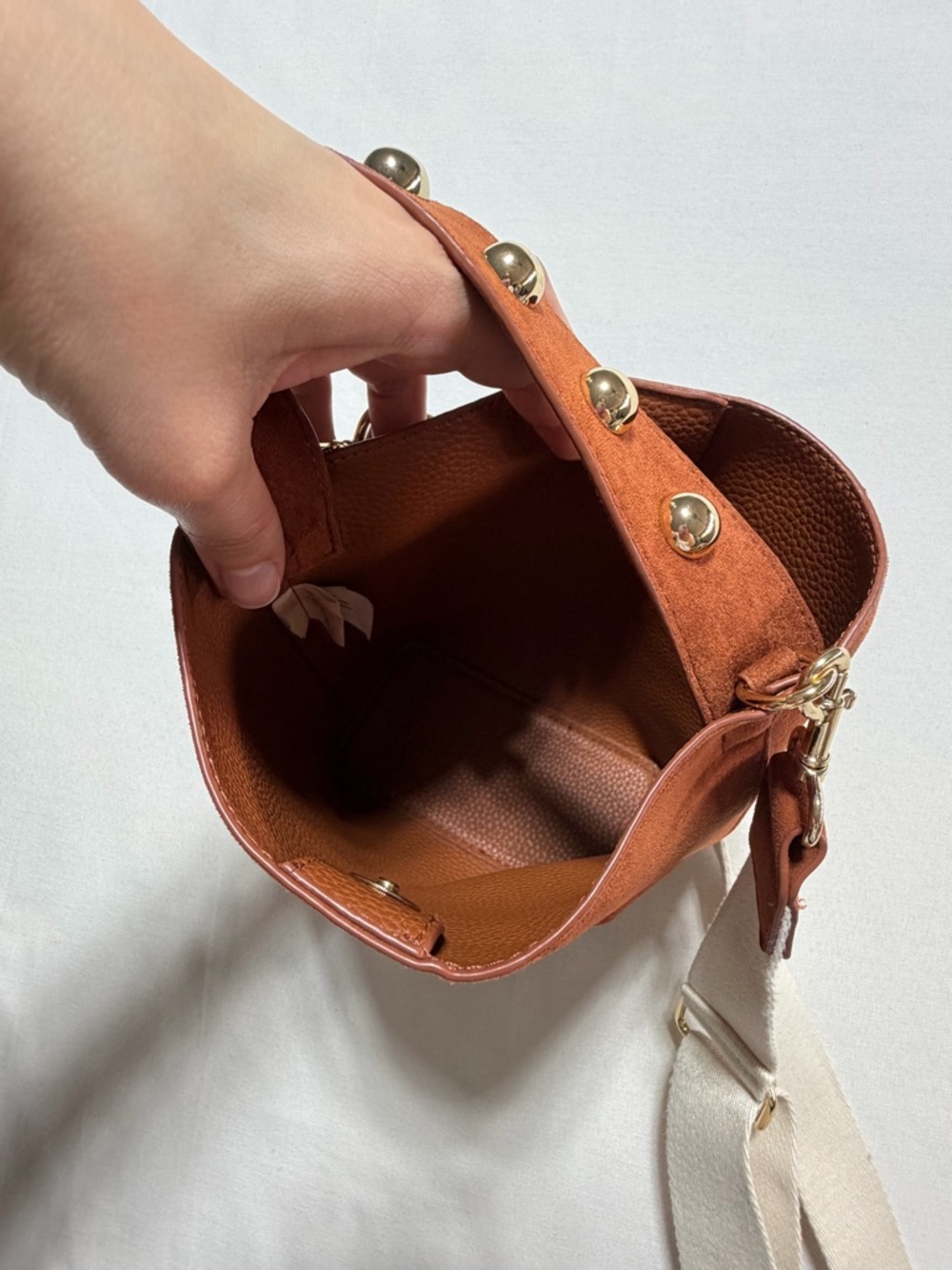 Women’s Cognac Brown‎ Faux Suede Bucket Bag Studded Top Handle Crossbody Handbag - Picture 4 of 8